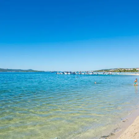 Beachfront With One Bedroom - Remy *