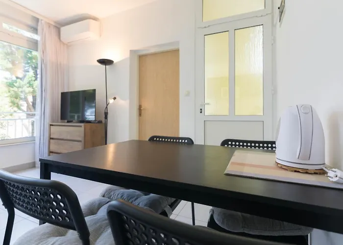 Beachfront With One Bedroom - Remy 아파트