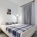 Beachfront With One Bedroom - Remy Biograd na Moru