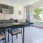 Beachfront With One Bedroom - Remy Biograd na Moru