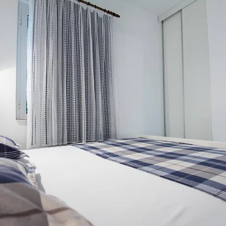 Beachfront With One Bedroom - Remy * Biograd Na Moru