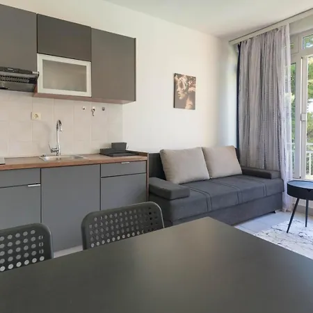 Beachfront With One Bedroom - Remy Apartamento *
