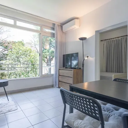 Beachfront With One Bedroom - Remy
