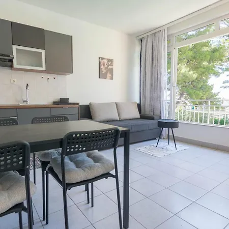Beachfront With One Bedroom - Remy Biograd Na Moru