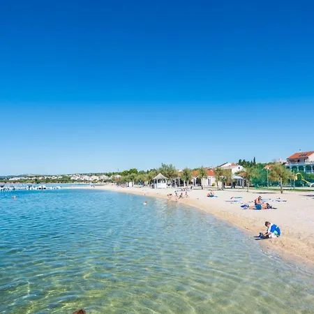 Beachfront With One Bedroom - Remy *