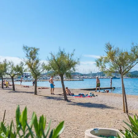 Beachfront With One Bedroom - Remy Διαμέρισμα *