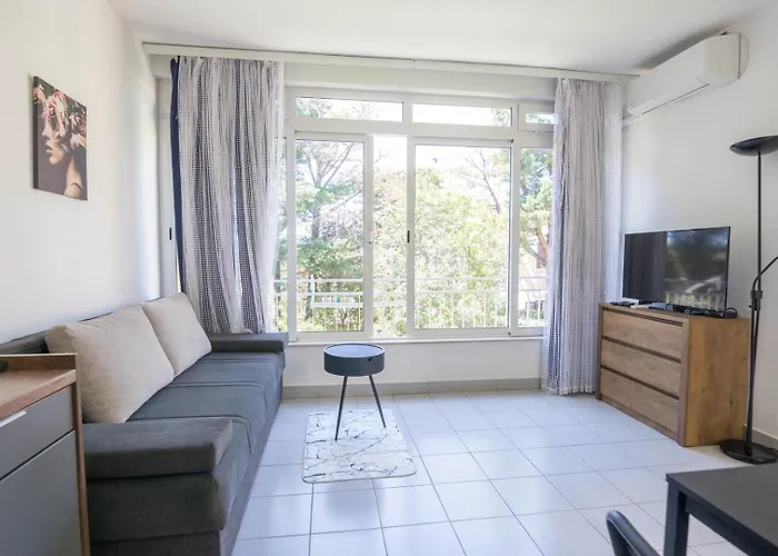 Beachfront With One Bedroom - Remy * Biograd Na Moru