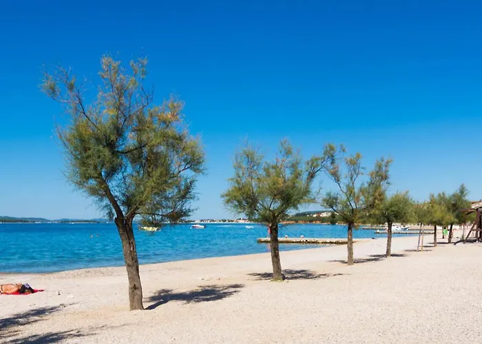 Beachfront With One Bedroom - Remy Apartman