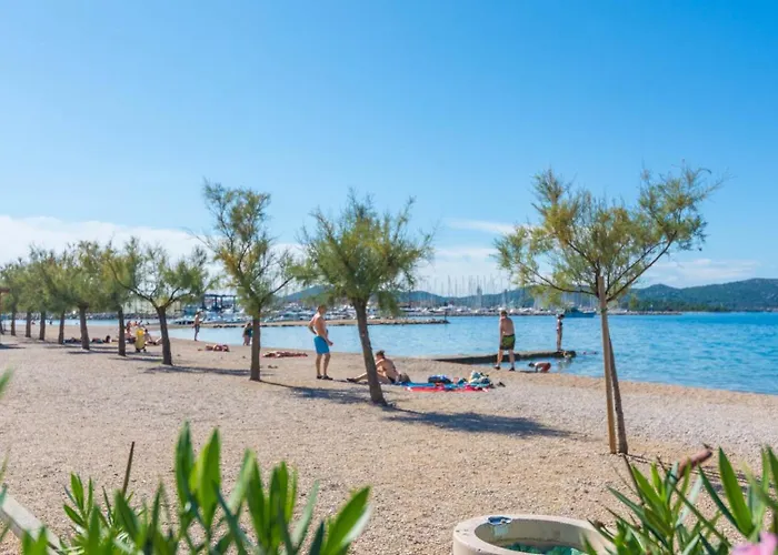 Beachfront With One Bedroom - Remy Apartman *