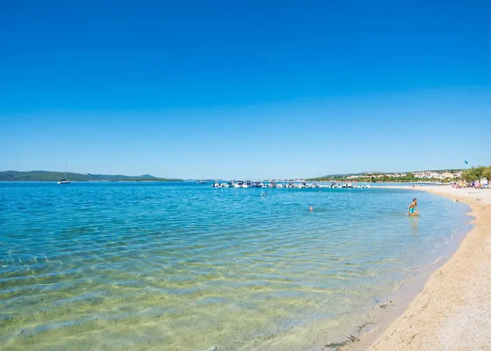 Beachfront With One Bedroom - Remy *